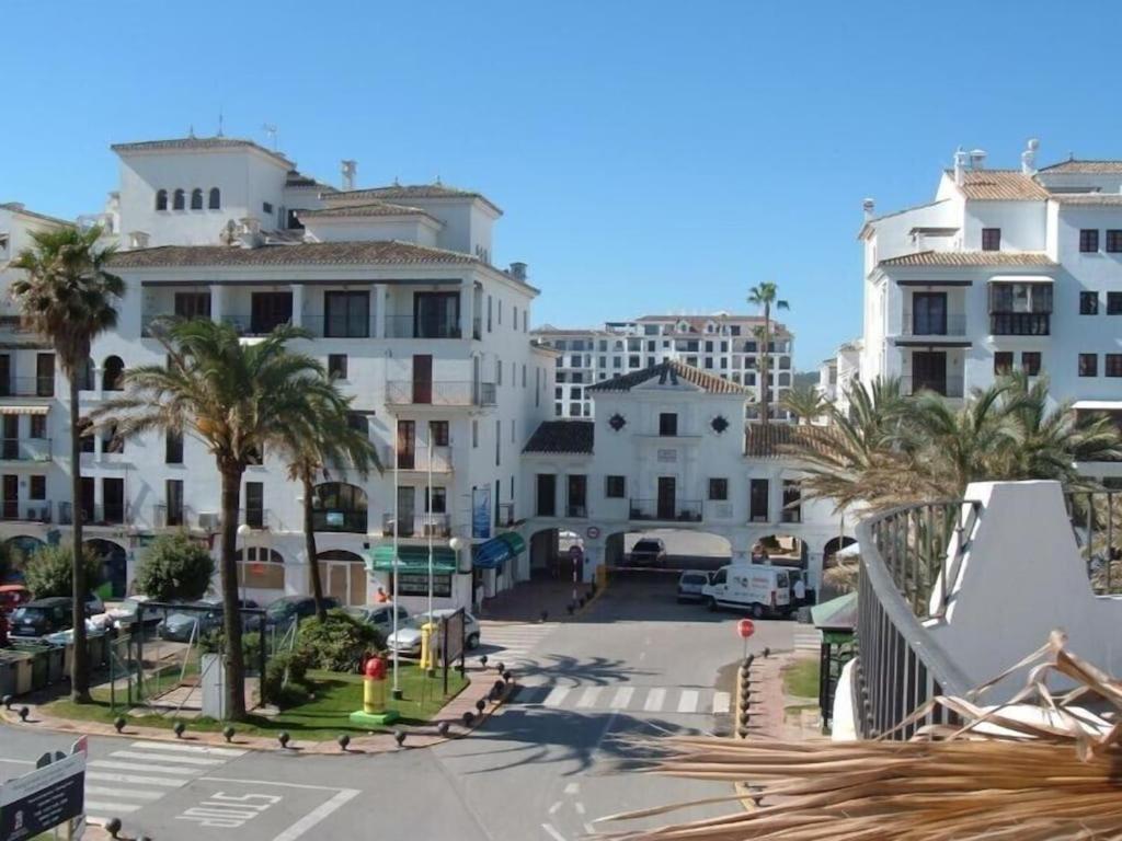 28 Mikonos Playa In Puerto De La Duquesa 2 Bed 2 Bath Apartment Ideally Located To The Beach & Marina Castillo de Sabinillas Exteriér fotografie